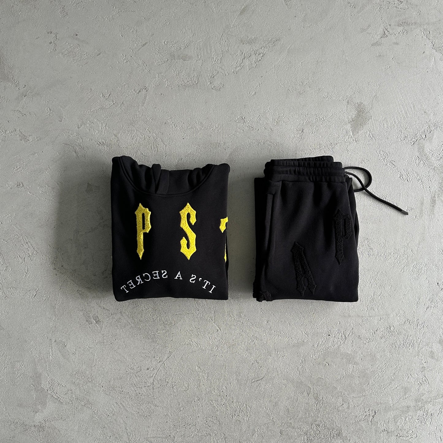 Trapstar Irongate Arch Chenille 2.0 Hooded Tracksuit - Black/Yellow