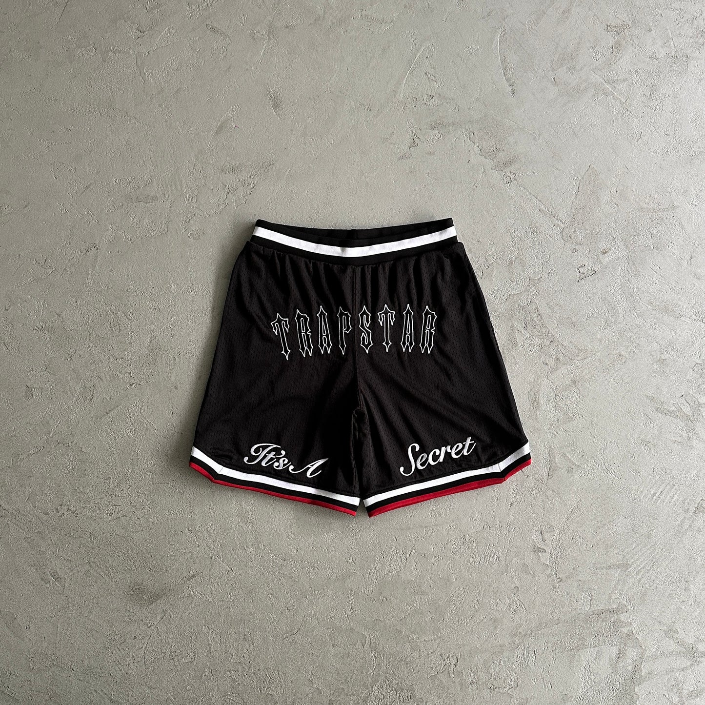 TRAPSTAR IT'S A SECRET BASKETBALL SHORTS - BLACK / WHITE / RED