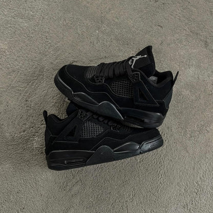 AIR JORDAN 4 RETRO SB "BLACK CAT"