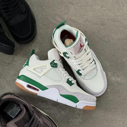 AIR JORDAN 4 RETRO SB "PINE GREEN"