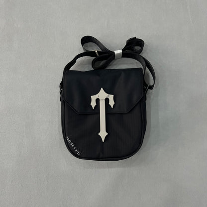 TRAPSTAR COBRA T BAG - BLACK / SILVER